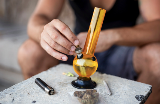 Bongs VS Blunts